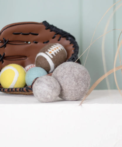 BUDDY. Giocattolo per cani in feltro di lana "Palla" 