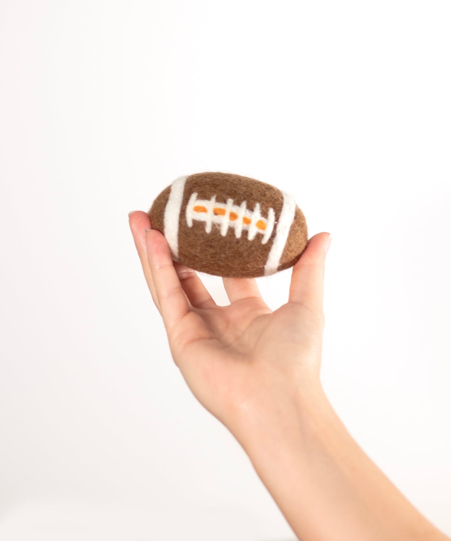 BUDDY. Giocattolo per cani in lana di pecora "Football" 